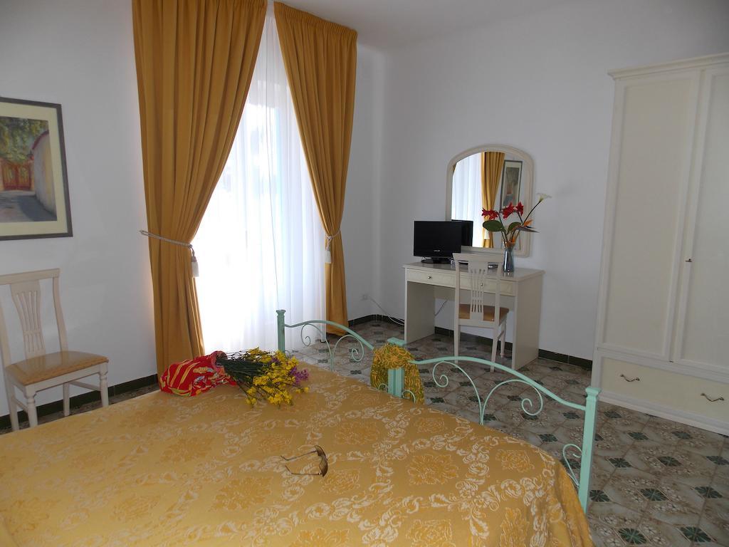 Villa Loreta Forio (Isola d'Ischia) Quarto foto